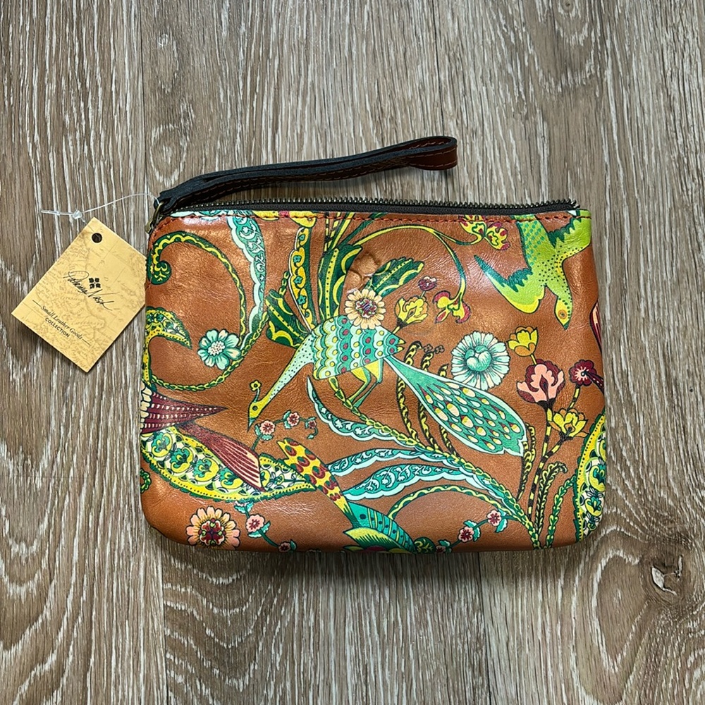 New (with defect) Patricia Nash birds of paradise leather Cassini wristlet